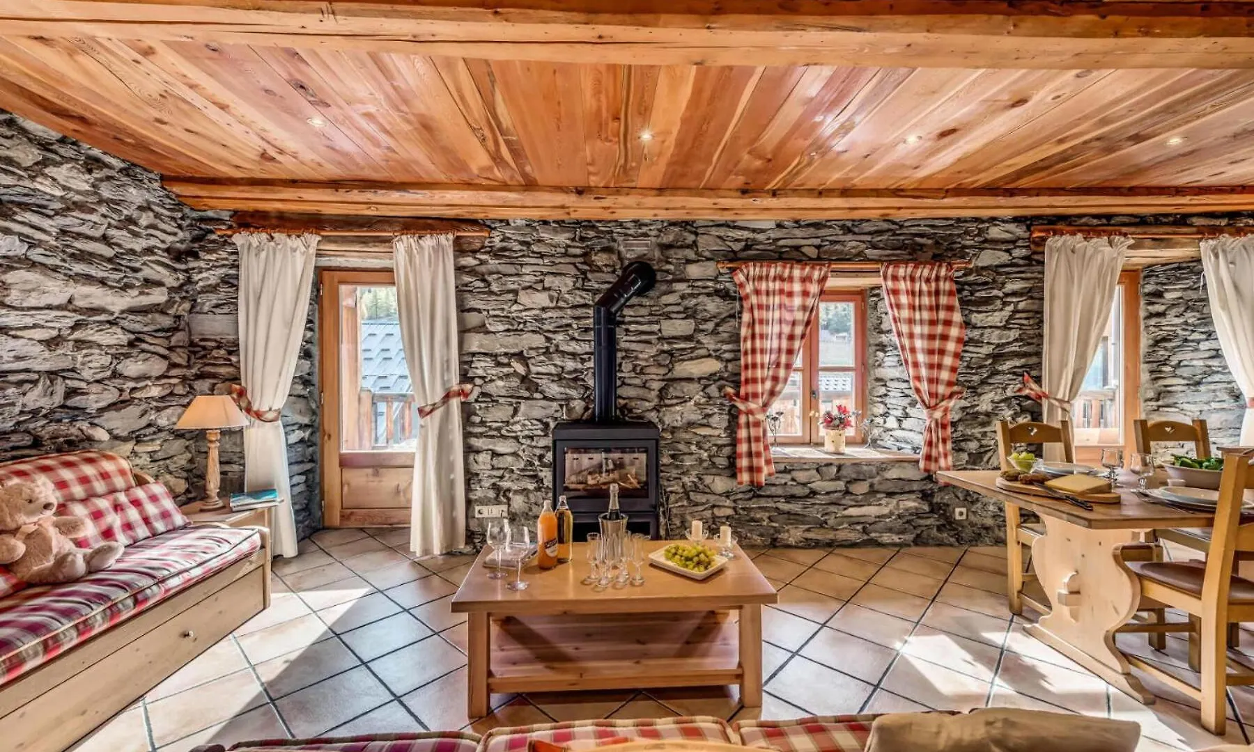 Chalet Les Champs Du Pont - La Grande Ferme 9 Pieces 15 Pers. Appartement En 964 Tignes