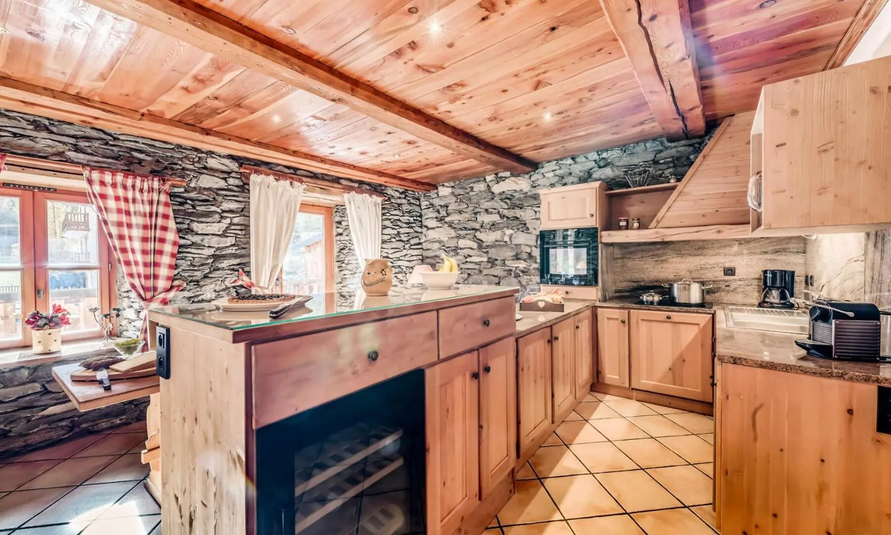 Chalet Les Champs Du Pont - La Grande Ferme 9 Pieces 15 Pers. Appartement En 964 Tignes