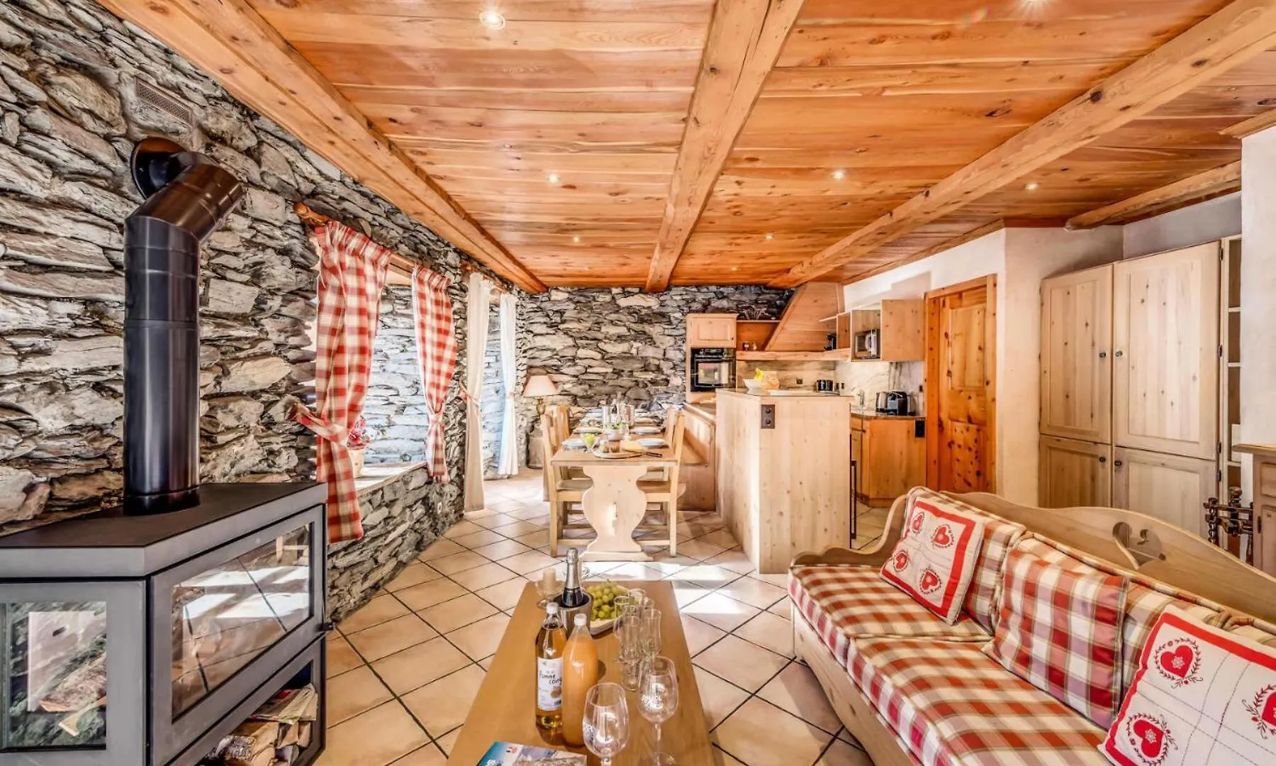 Chalet Les Champs Du Pont - La Grande Ferme 9 Pieces 15 Pers. Appartement En 964 Tignes France