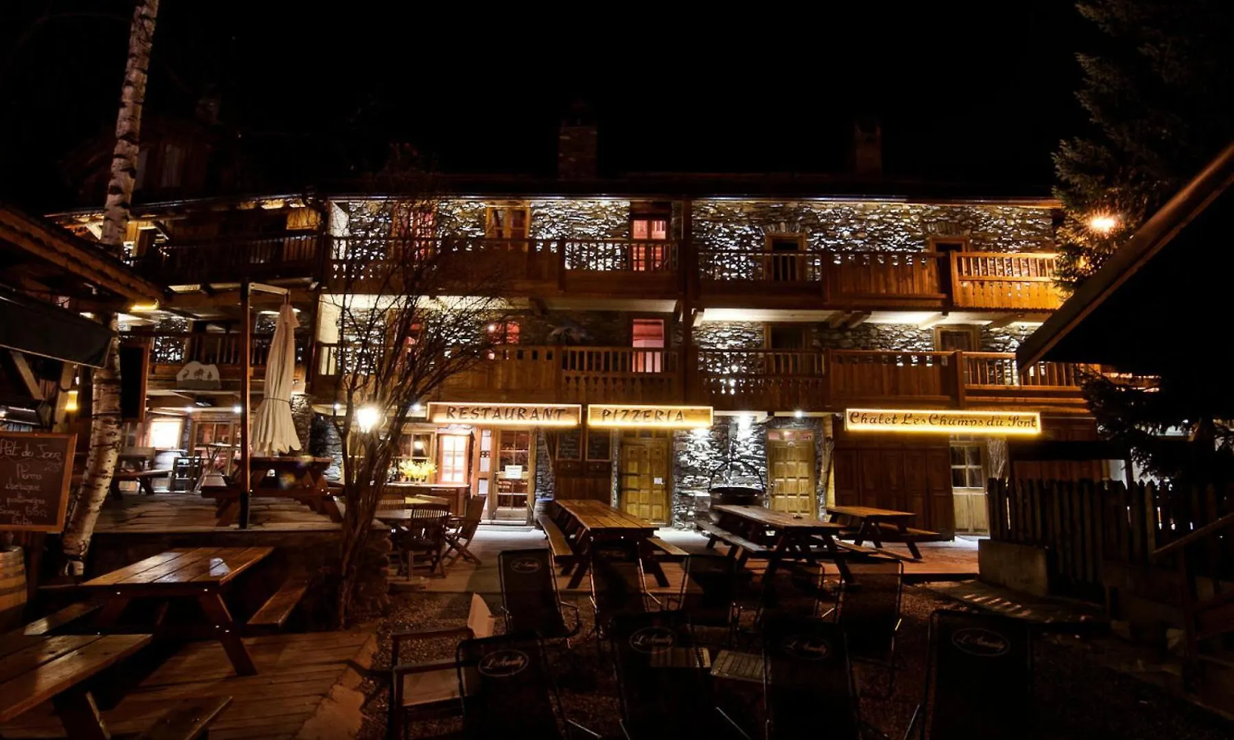 Chalet Les Champs Du Pont - La Grande Ferme 9 Pieces 15 Pers. Appartement En 964 Tignes