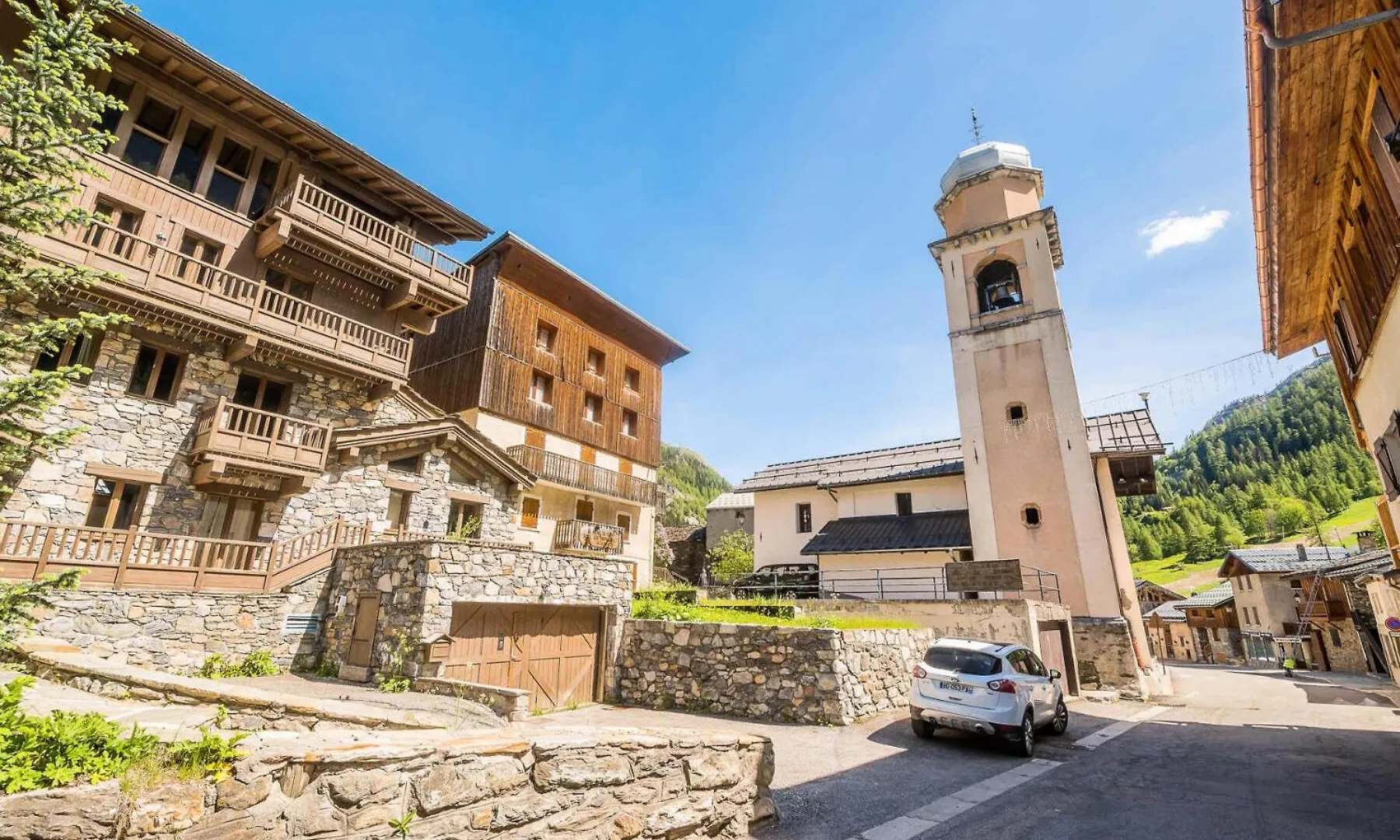 Chalet Les Champs Du Pont - La Grande Ferme 9 Pieces 15 Pers. Appartement En 964 Tignes France